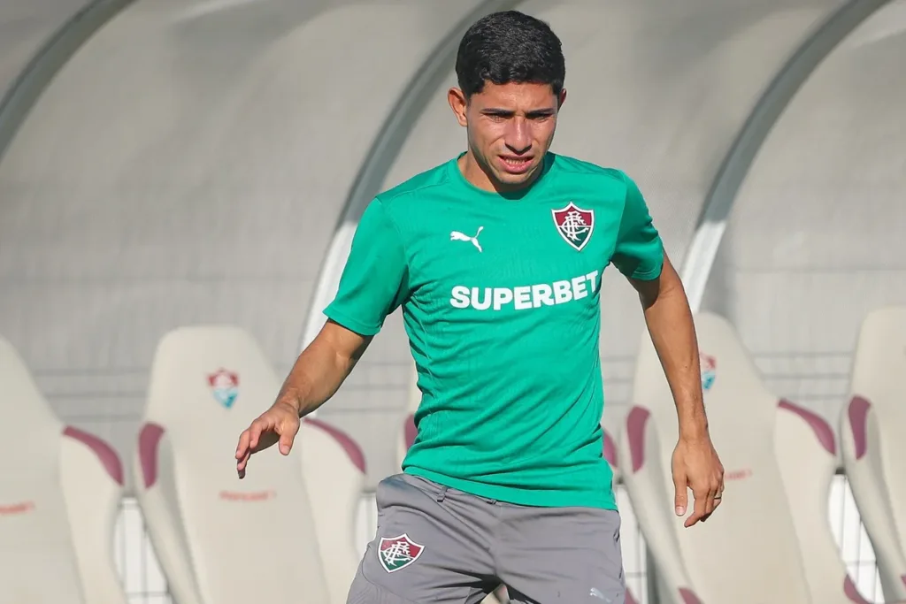 Fluminense: Arana e Serna não preocupam após deixarem campo com dores