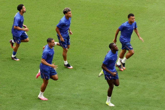França x Inglaterra: acompanhe disputa pelo 3º lugar da Copa do Mundo