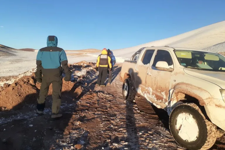 Grupo de mais de 100 turistas fica preso em nevasca na Argentina