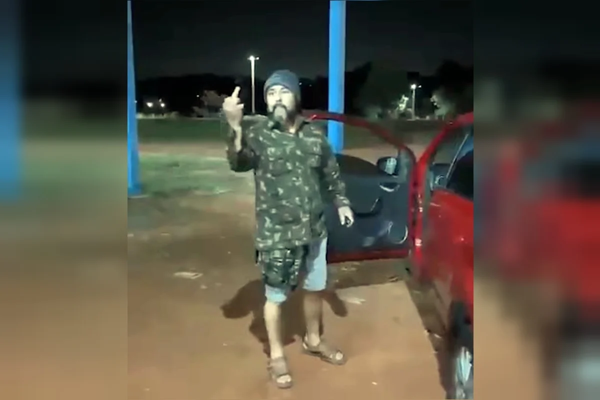Homem que interrompeu futebol com tiros para o alto é sargento da PMDF