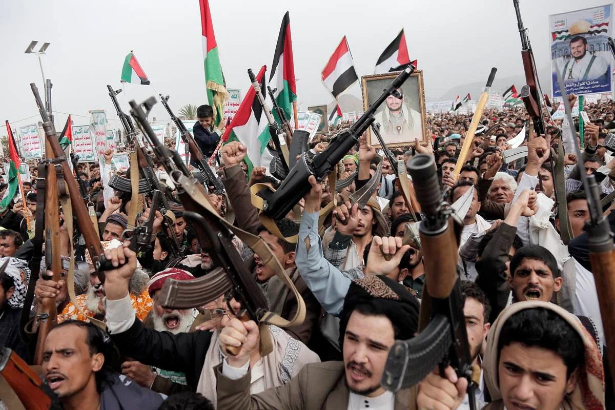 Houthis e Arábia Saudita trocam ataques e escalam conflito na região
