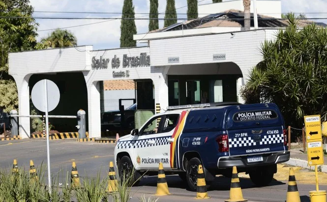 Jair Bolsonaro tem prisão domiciliar humanitária mantida por Alexandre de Moraes; veja o que muda