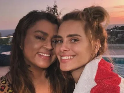 Carolina Dieckmmann explica motivo de não querer dar depoimentos sobre Preta Gil: “Difícil”