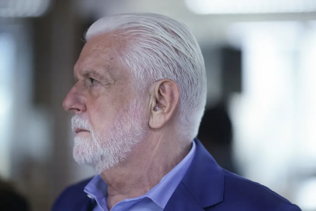 Jaques Wagner tentou vender terreno de R$ 15,8 milhões após ser alvo no Caso Master