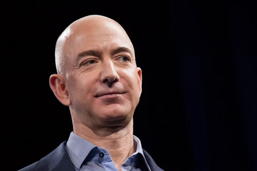 Jeff Bezos negocia entrada em consórcio para comprar o Liverpool
