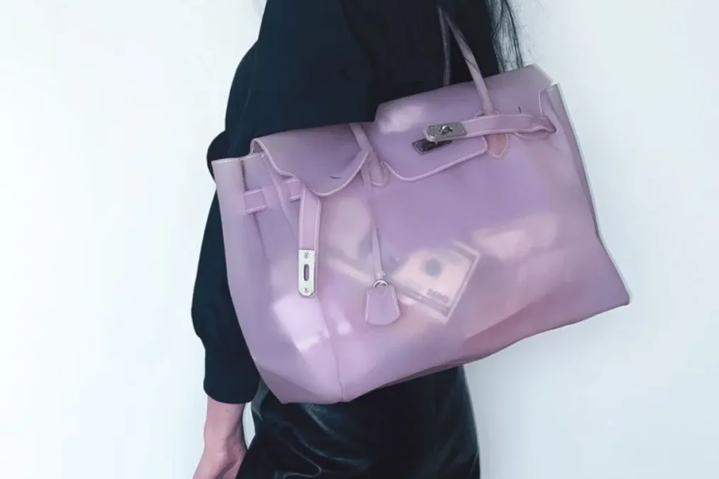 Jelly Firkin: a "Birkin" de plástico que virou febre
