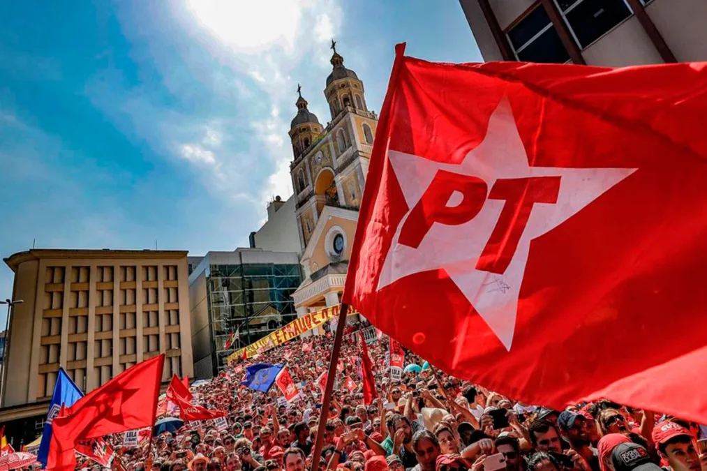 PT aposta em candidaturas jovens para ampliar presença no Congresso