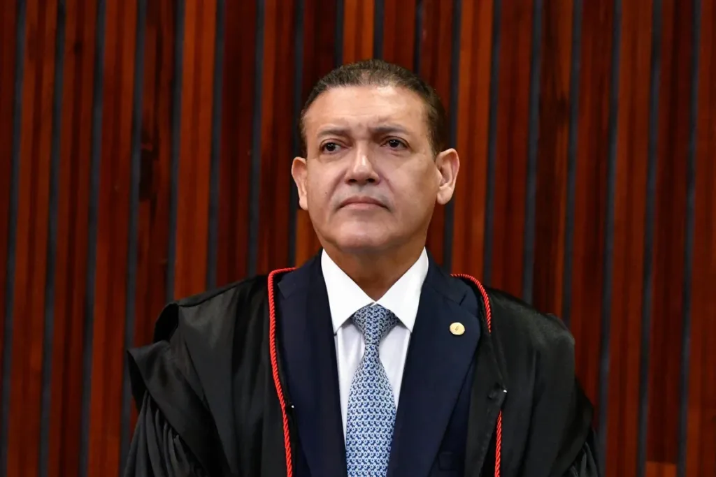 Kassio manda Meta preservar dados de perfis que atacaram Flávio