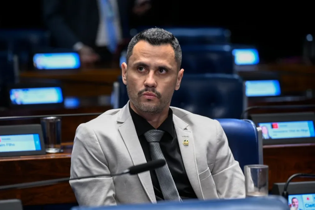 Líder nas pesquisas, Cleitinho quer legislar sobre onde o iFood deixa o pedido