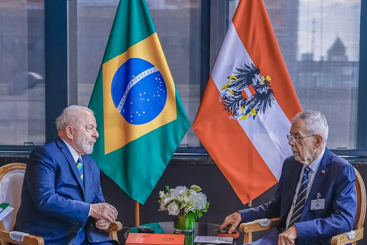 Lula conversa com presidente austríaco sobre democracia e conflitos