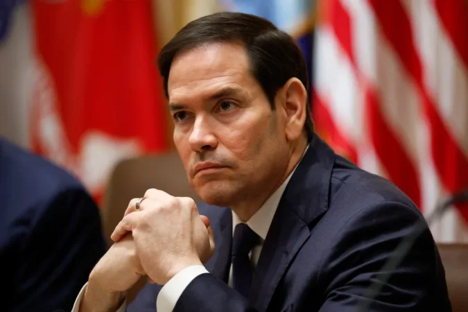 Marco Rubio pede que Cuba solte mais de 700 "presos políticos"