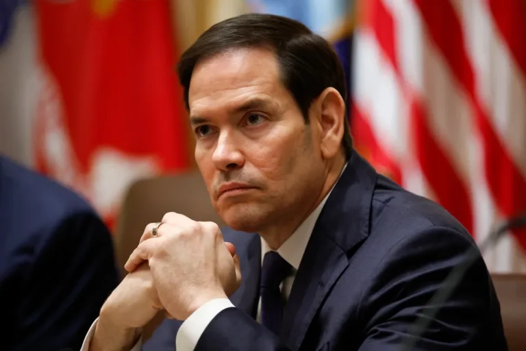 Marco Rubio pede que Cuba solte mais de 700 "presos políticos"