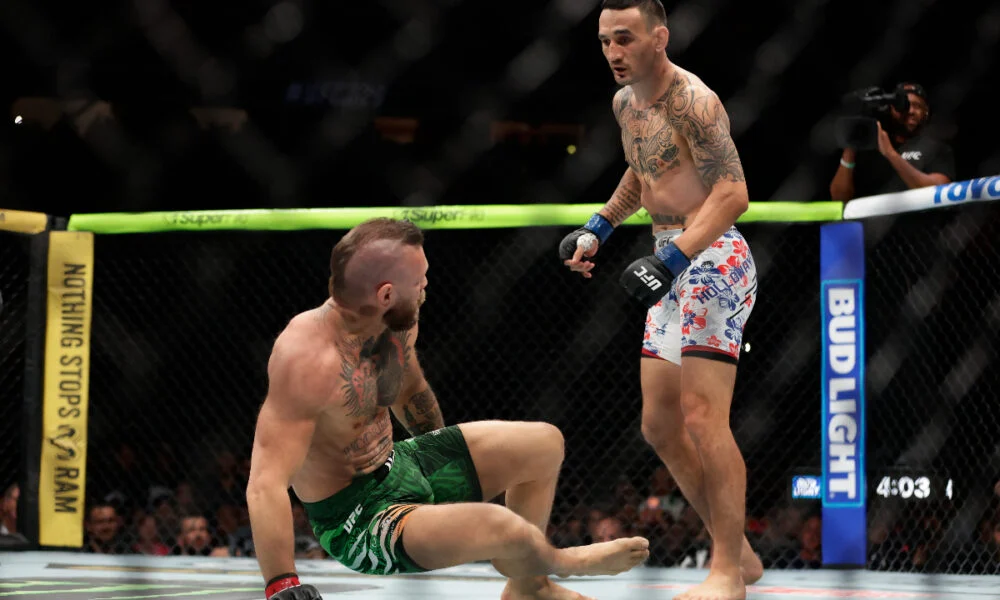 Retorno de McGregor dura apenas um minuto após lesão e derrota no UFC 329