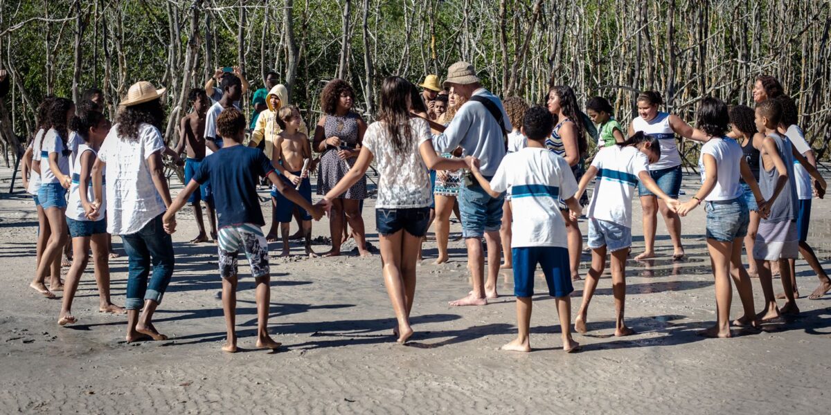 Projeto de música e valorização do mangue conscientiza alunos no Rio