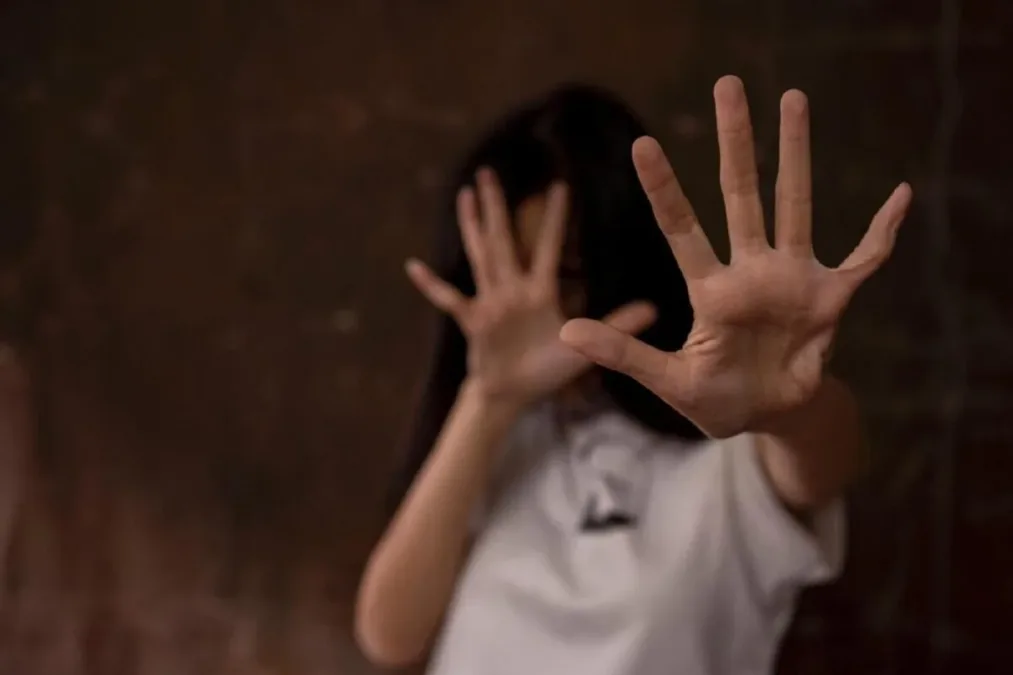Professor é preso suspeito de estuprar e engravidar adolescente