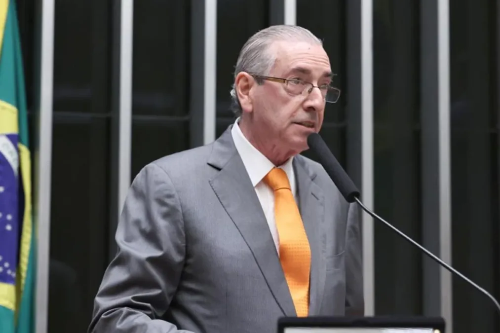 "Mineiros enrolados", reclamou Cunha em diálogo sobre emendas