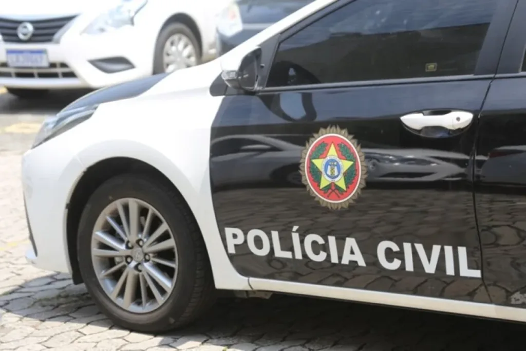 Moradores de rua são presos após furtar gráfica e atear fogo
