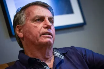 Moraes vê "indícios" de que Bolsonaro sabia que carta iria às redes