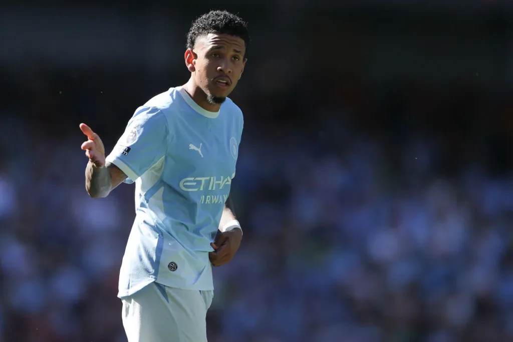 Na mira do Tottenham, Savinho pede para deixar o Manchester City