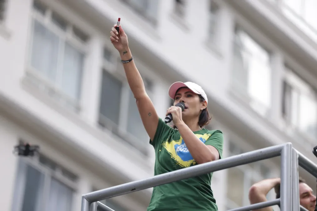 "Nenhuma possibilidade", diz Michelle Bolsonaro sobre ser vice de Zema
