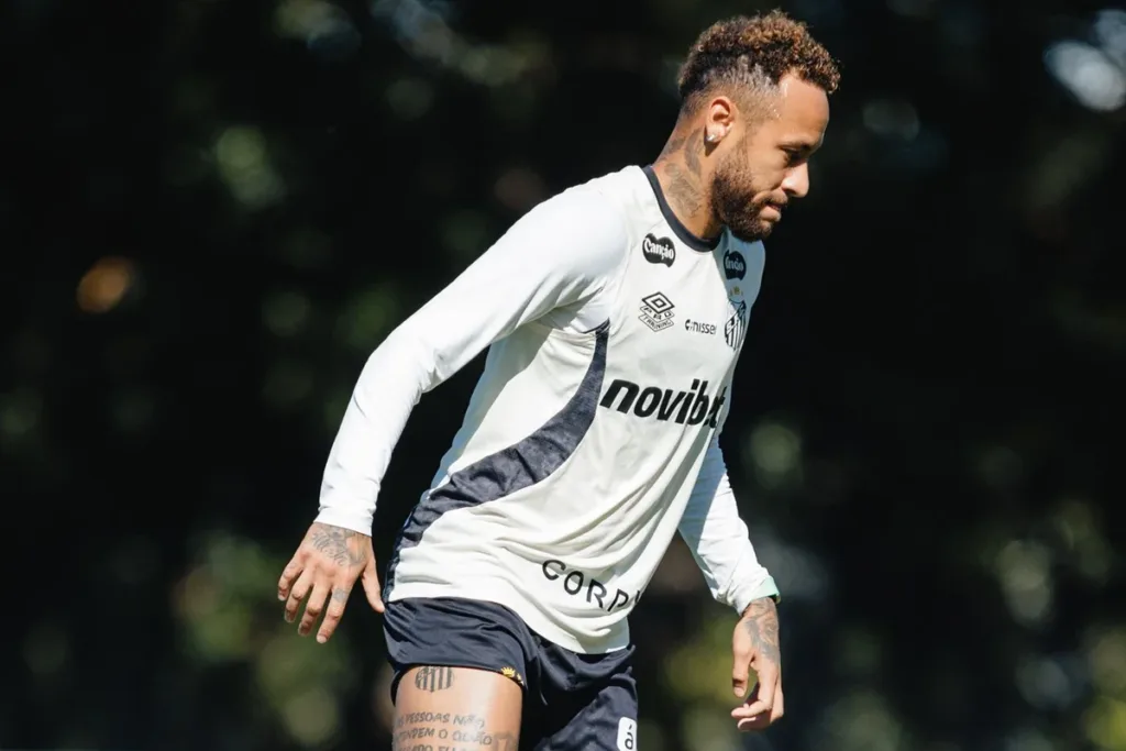 Neymar volta a ser relacionado pelo Santos após a Copa do Mundo