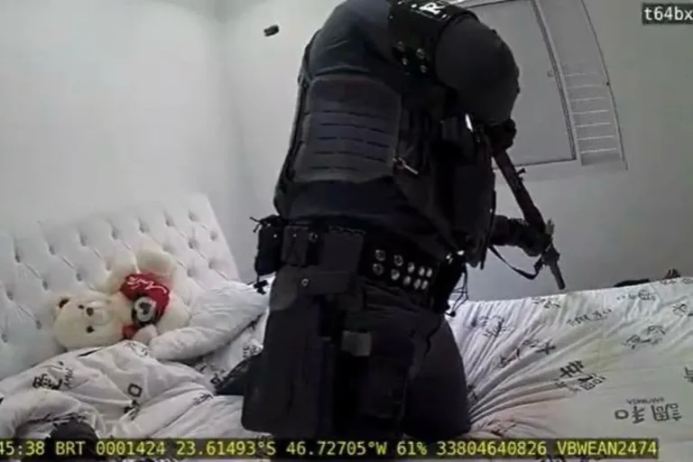 Novo ângulo mostra momento que PMs matam jovem rendido em Paraisópolis