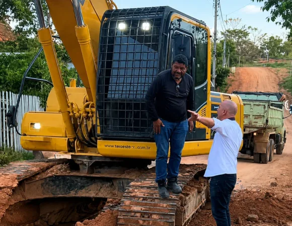 Obras de pavimentação e drenagem no bairro Florentino em Sena Madureira.