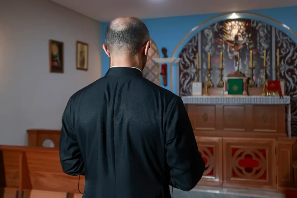 Padre excomungado: como é o processo e quais consequências na Igreja