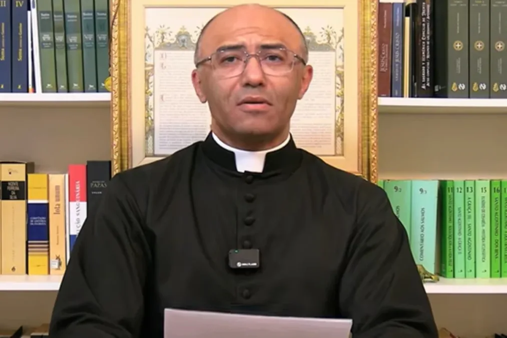 Padre excomungado denuncia nominalmente sacerdotes acusados de estupro