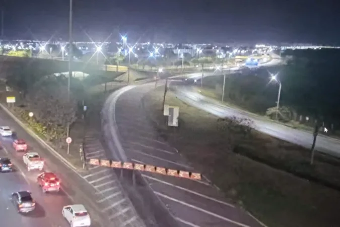 Pista Norte da Via Estrutural é fechada para reparos na pavimentação