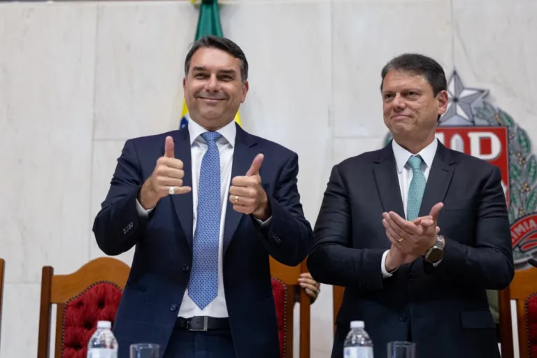 PL aposta em “fator Tarcísio” para aliança nacional com Republicanos