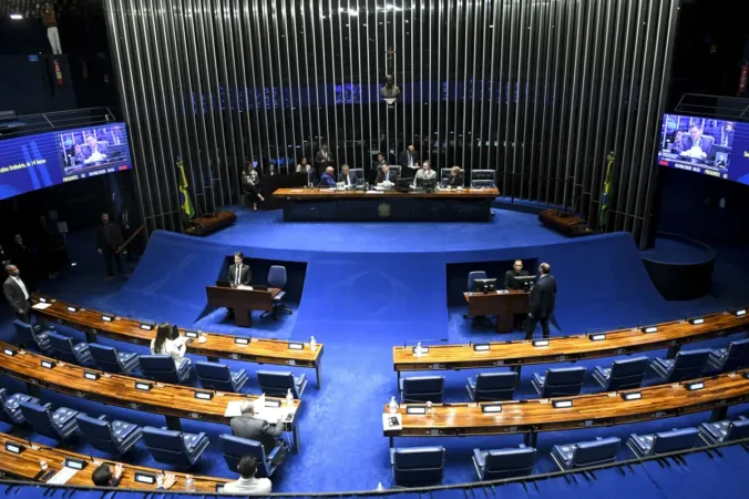Senado aprova PEC que garante aposentadoria especial para agentes comunitários de saúde e de combate às endemias.