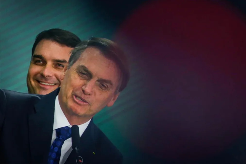 Pode ser presidente quem vive correndo para o colo do pai?