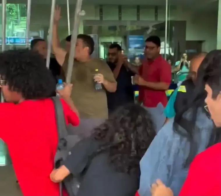 Protesto de estudantes em Rio Branco termina com tensão e confronto com a PM