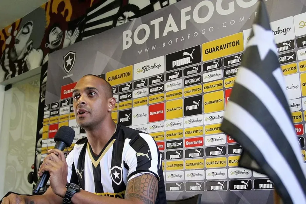 Quem era Tássio, ex-jogador do Botafogo que morreu após ventania no RJ