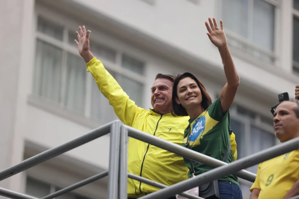 "Quem vai decidir é o Bolsonaro", diz Valdemar sobre candidatura de Michelle