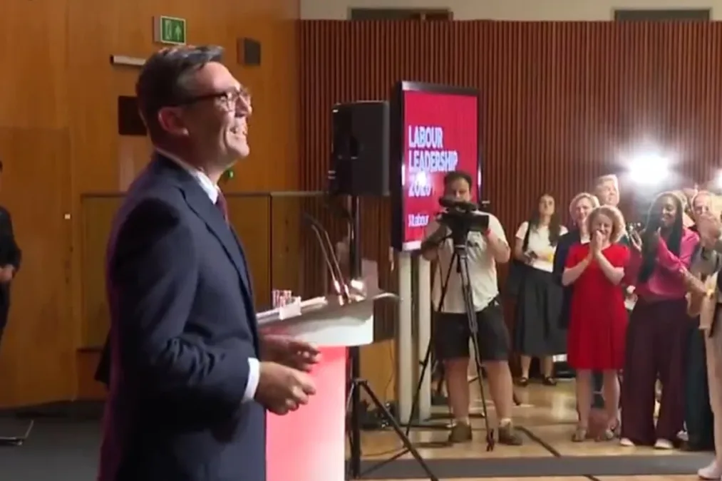 Reino Unido: Andy Burnham é o novo líder do Partido Trabalhista