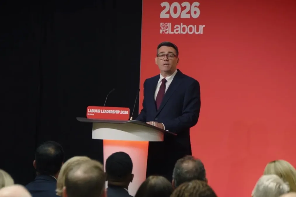Reino Unido: novo premiê, Burnham assume com agenda de apelo popular