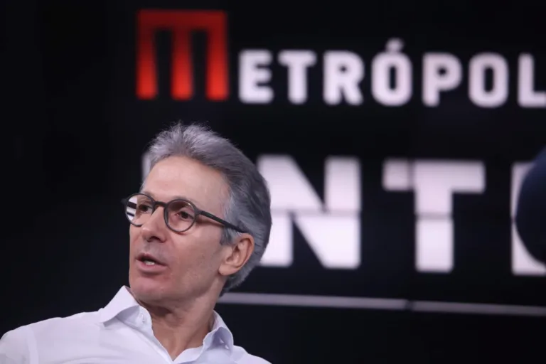 Sem saidinha e visita íntima: Zema explica proposta de "super presídio"