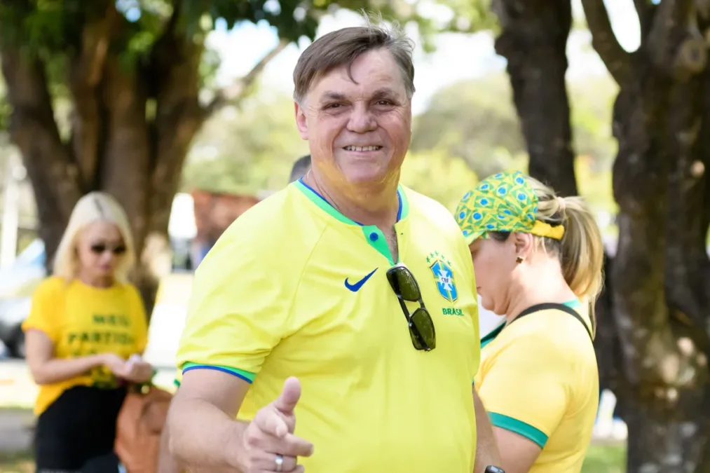MP é contra uso do sobrenome Bolsonaro por candidato sósia