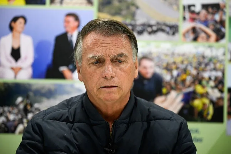 Defesa de Jair Bolsonaro diz ao STF que ex-presidente não sabia da divulgação de carta por Flávio