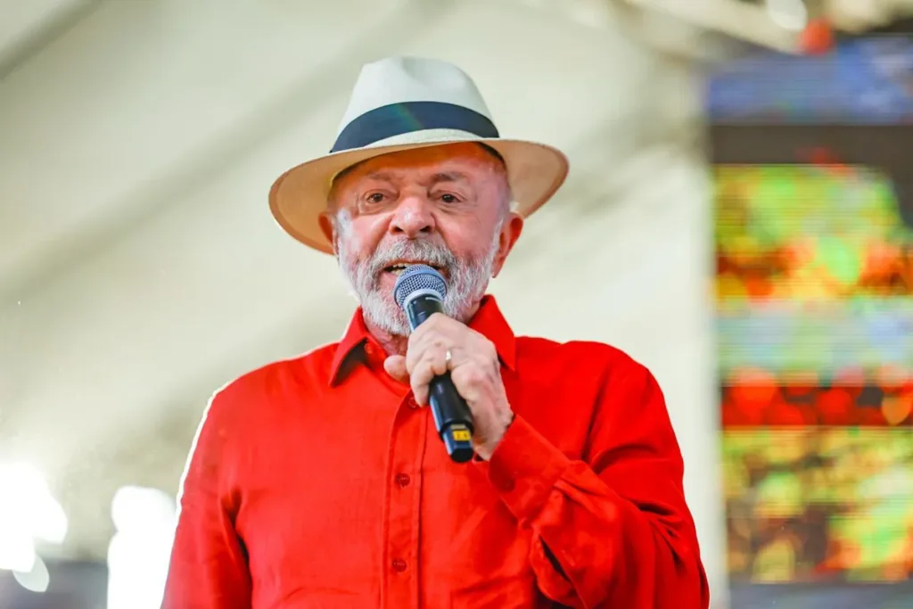 Tarifaço: Lula diz que Brasil "não vacilará" na defesa da soberania