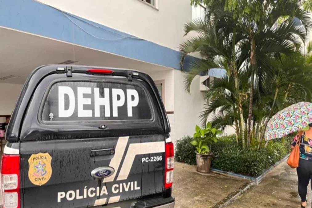 Técnica de enfermagem é suspeita de incendiar casa e matar dois homens