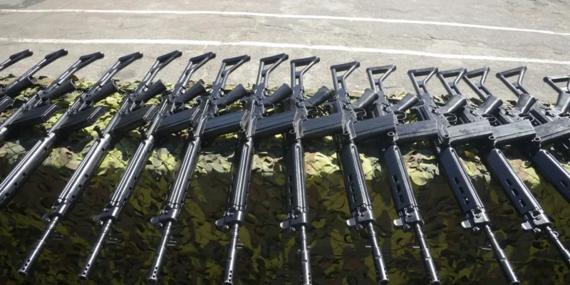 Forças de segurança do RJ terão de fazer recadastramento de armas
