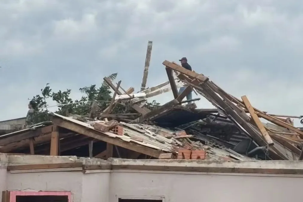 Jorginho Mello reassume governo após temporais em Santa Catarina