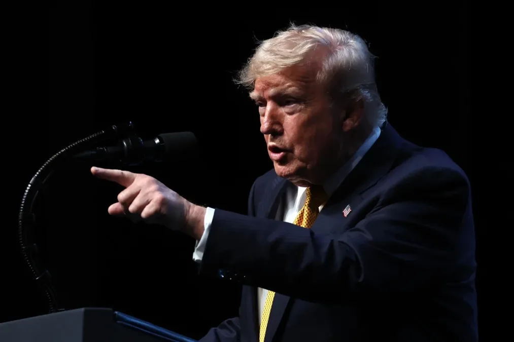 Trump cumpre ameaça e impõe tarifa de 25% a produtos brasileiros