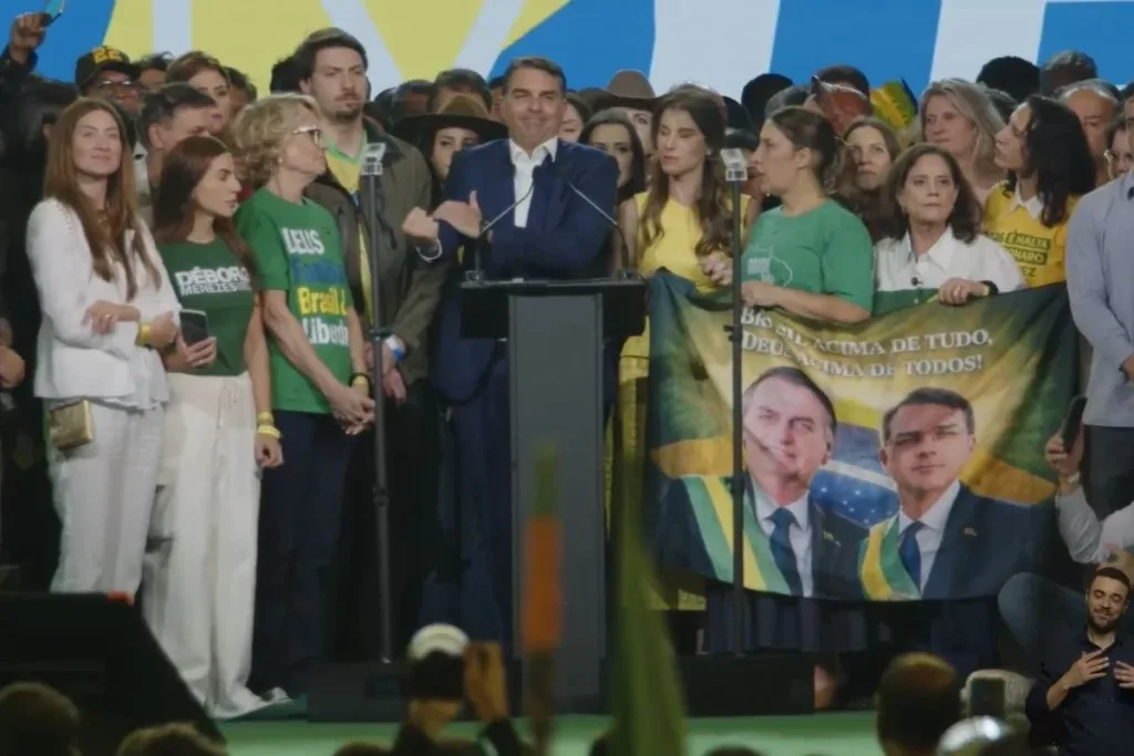 Vídeo de Michelle e Bolsonaro de IA: o que marcou lançamento de Flávio à Presidência