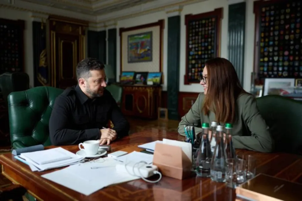 Zelensky anuncia substituição de premiê e promove reforma no governo