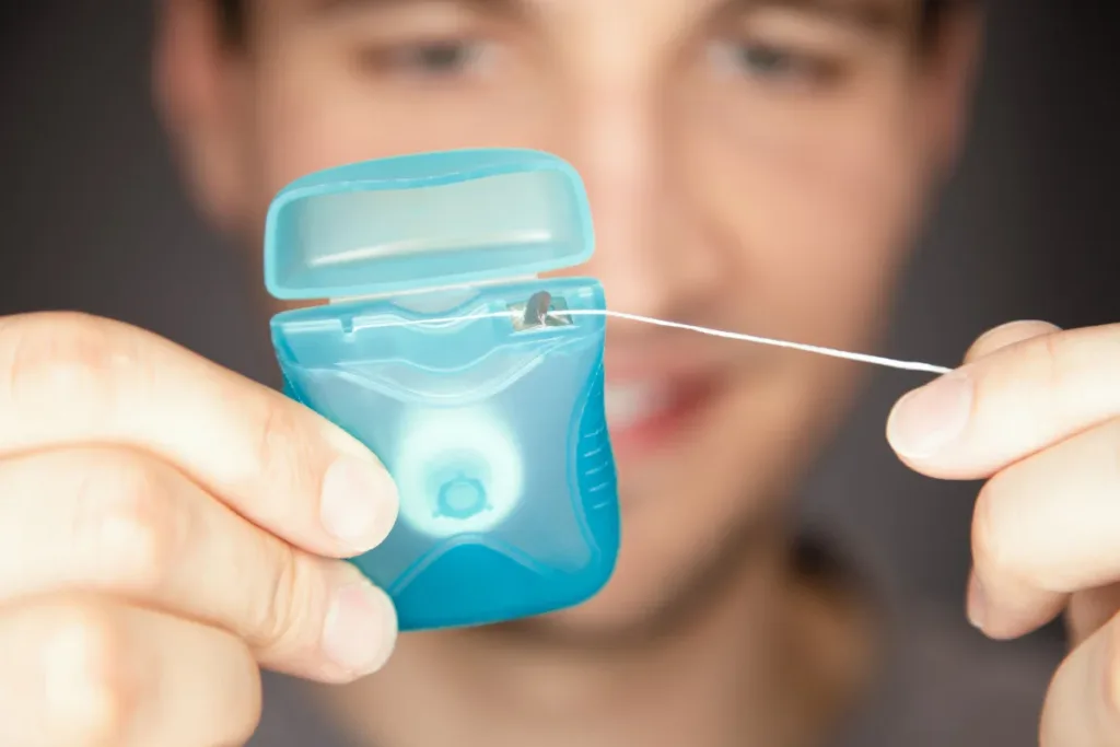 7 hábitos que parecem inofensivos, mas prejudicam dentes e gengivas