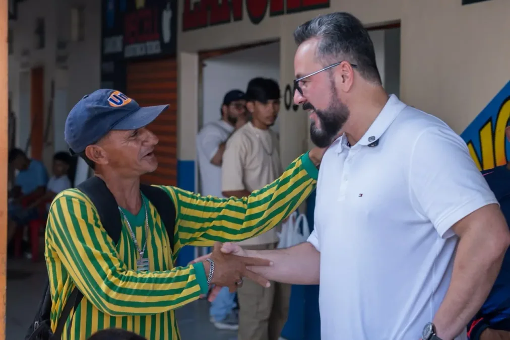 Alan Rick é recebido com carinho por permissionários durante visita ao Mercado Beira Rio